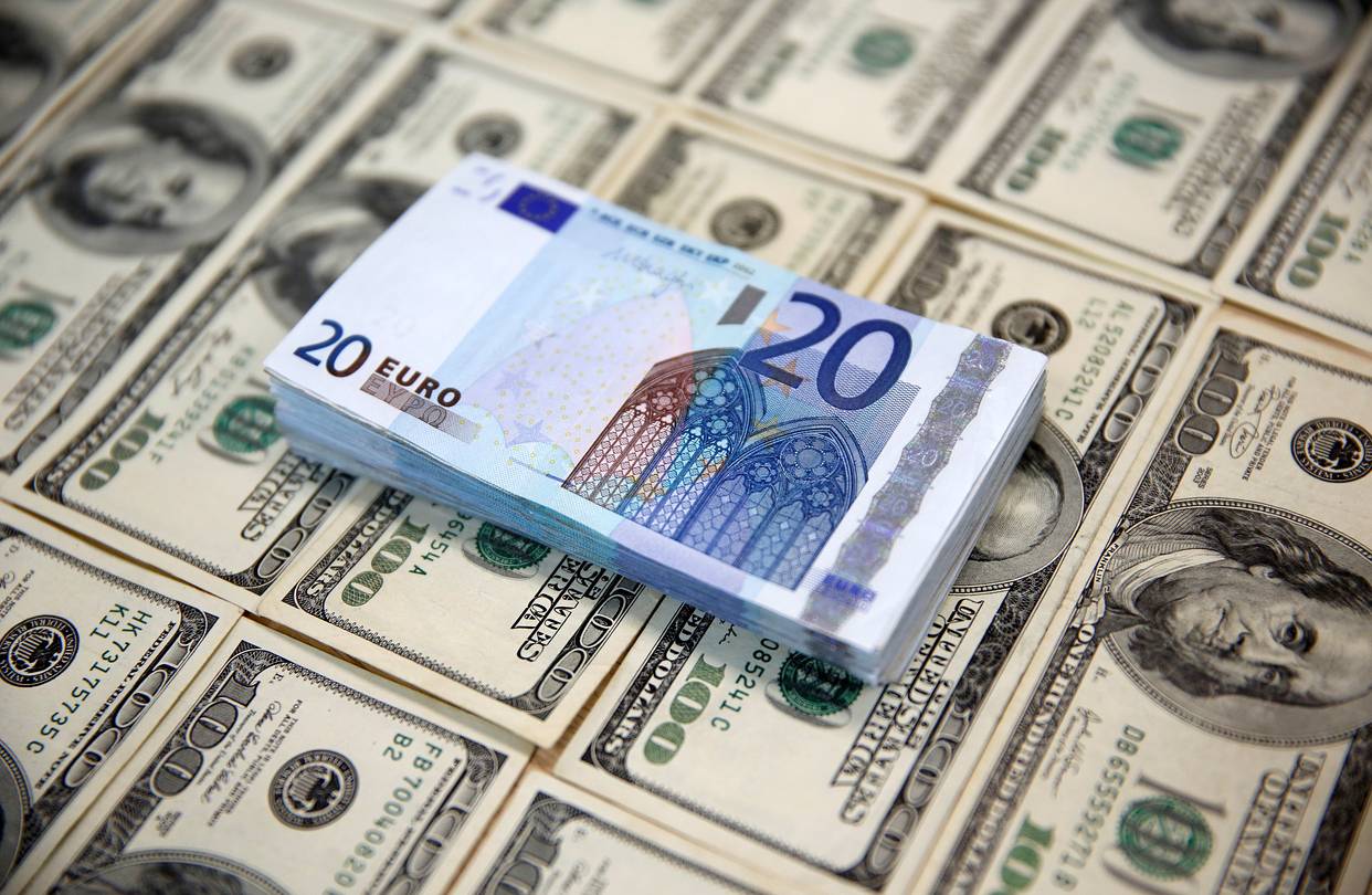 Доллар или евро?